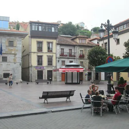 Plaza Maria Cristina 아파트 *