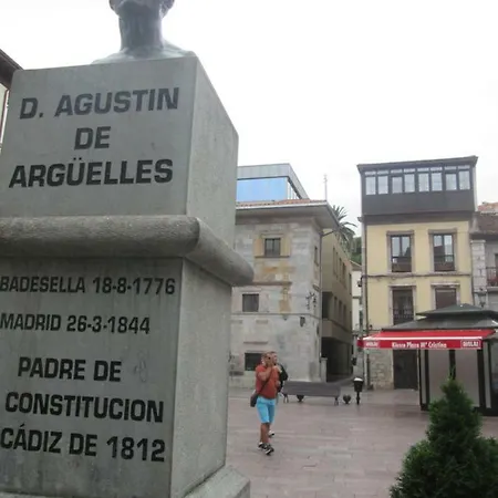 Plaza Maria Cristina * Ribadesella
