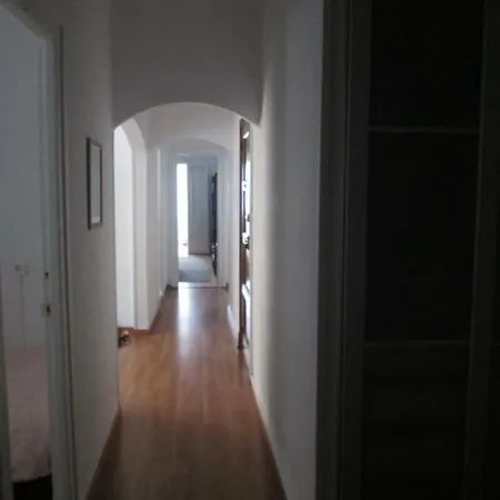 Plaza Maria Cristina Apartment *